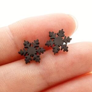Classic Snowflake Black Stud Earrings